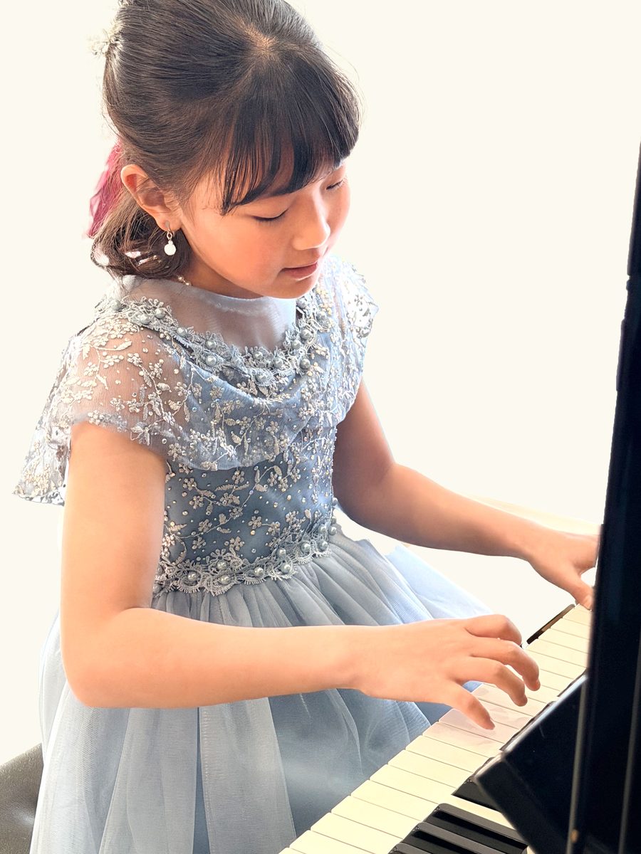 ピアノ演奏・発表会衣装