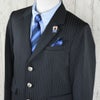 ピアノ発表会や結婚式にぴったりのカラーの男の子用フォーマルスーツ。シンプルで美しいシルエットが魅力のAngel's Closetの子供フォーマル レンタル商品（【レンタル】ストライプ3ボタンロングパンツスーツ6点セット【JFA SAMURAI BLUE】（CAT375493））｜画像3