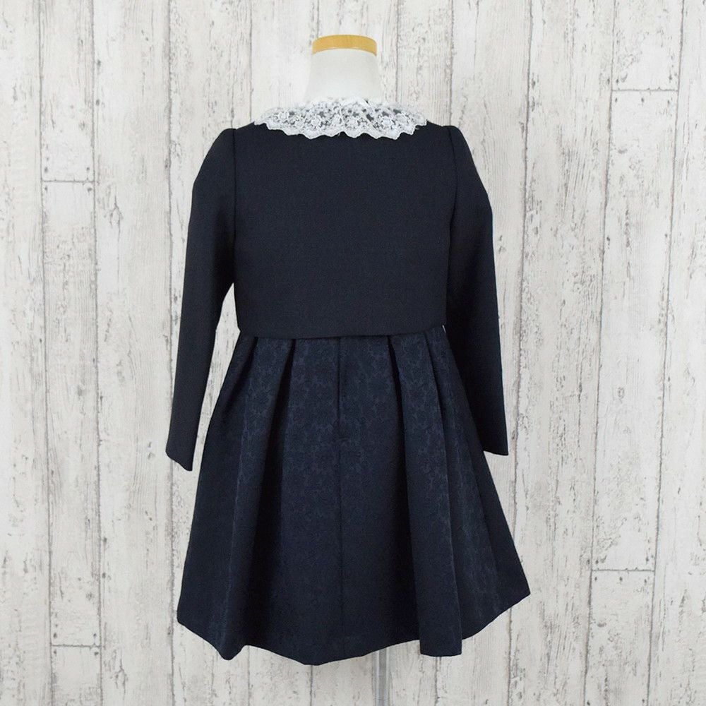 特別な日にぴったりのネイビーカラーの男の子用フォーマルスーツ。シンプルで美しいシルエットが魅力のAngel's Closetの子供フォーマル レンタル商品（【レンタル】ネイビークラシカルフラワーアンサンブル（CAT898300）120cm）｜画像4