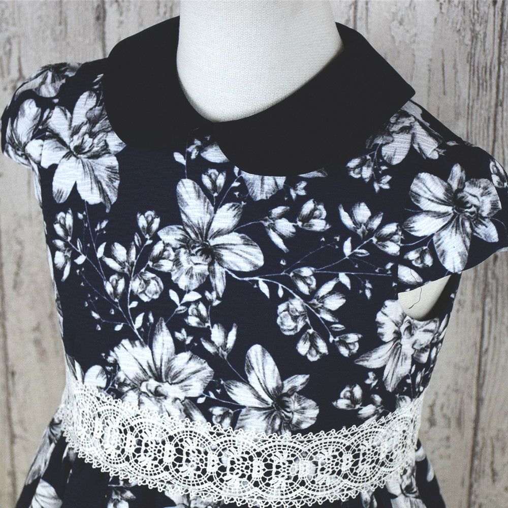 特別な日にぴったりのカラーの男の子用フォーマルスーツ。シンプルで美しいシルエットが魅力のAngel's Closetの子供フォーマル レンタル商品（【レンタル】プリントワンピースアンサンブル（CAT898304）120cm）｜画像2