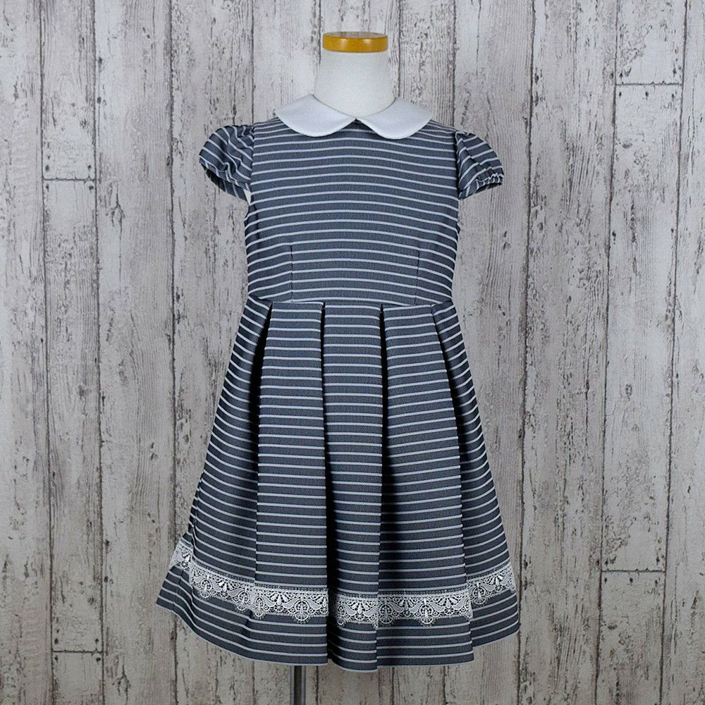 特別な日にぴったりのカラーの男の子用フォーマルスーツ。シンプルで美しいシルエットが魅力のAngel's Closetの子供フォーマル レンタル商品（【レンタル】グレーボーダーアンサンブル（CAT898305）120cm）｜画像4