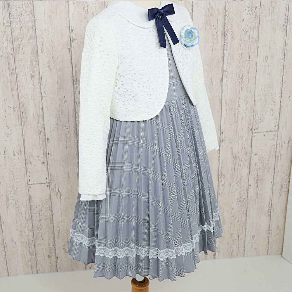 特別な日にぴったりのカラーの男の子用フォーマルスーツ。シンプルで美しいシルエットが魅力のAngel's Closetの子供フォーマル レンタル商品（【レンタル】レースボレロクリスタルプリーツアンサンブル【CHOPIN】（CAT802301）120・130cm）｜画像3