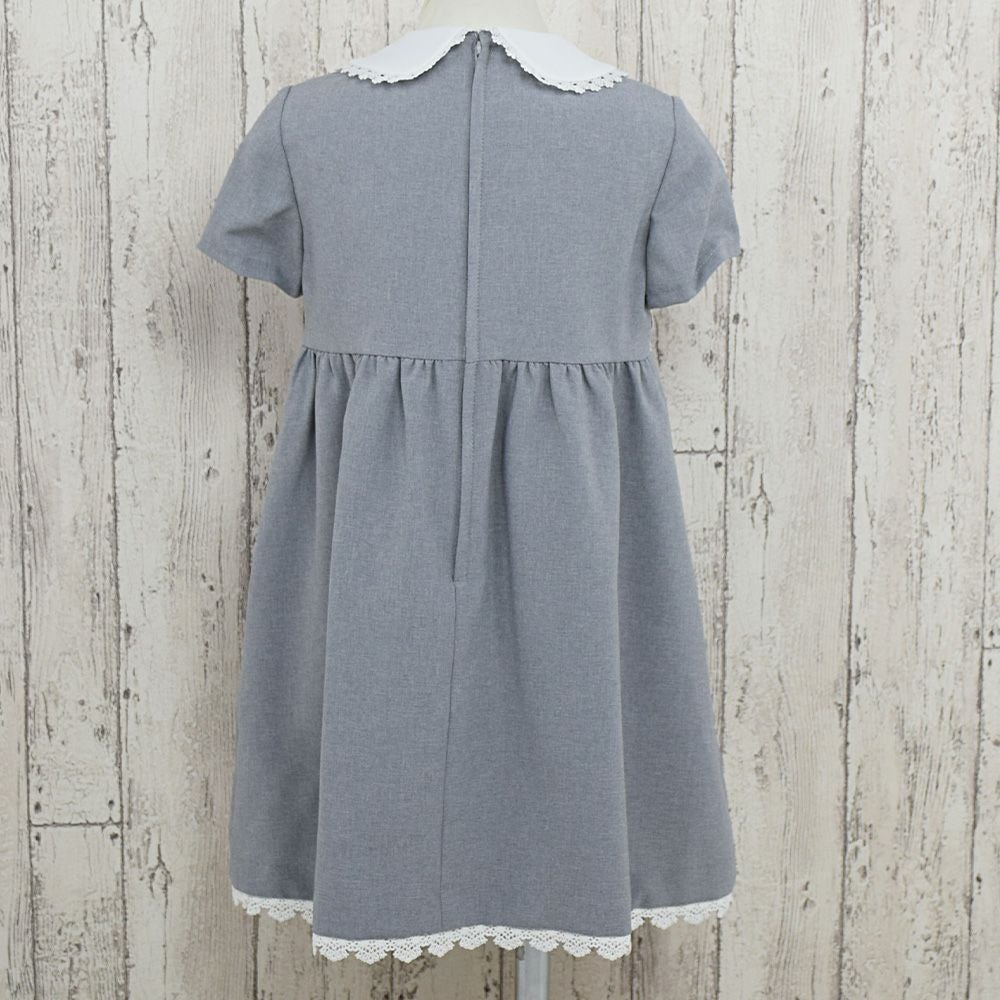 特別な日にぴったりのカラーの男の子用フォーマルスーツ。シンプルで美しいシルエットが魅力のAngel's Closetの子供フォーマル レンタル商品（【レンタル】フリルワンピースボレロセットアンサンブル【CHOPIN】（CAT879303B）120cm）｜画像6