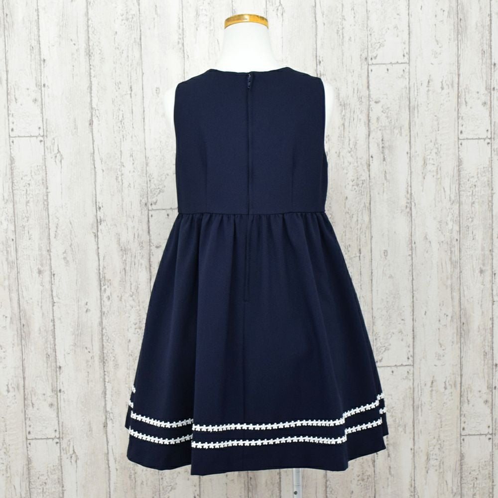 特別な日にぴったりのネイビーカラーの男の子用フォーマルスーツ。シンプルで美しいシルエットが魅力のAngel's Closetの子供フォーマル レンタル商品（【レンタル】フリル襟ネイビージャンパースカートアンサンブル（CAT788392）130cmB体）｜画像5