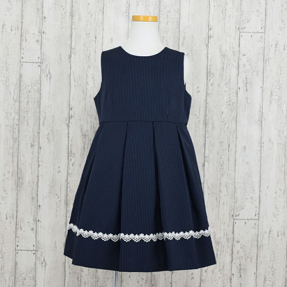 特別な日にぴったりのネイビーカラーの男の子用フォーマルスーツ。シンプルで美しいシルエットが魅力のAngel's Closetの子供フォーマル レンタル商品（【レンタル】ネイビーストライプアンサンブル（CAT798391））｜画像4