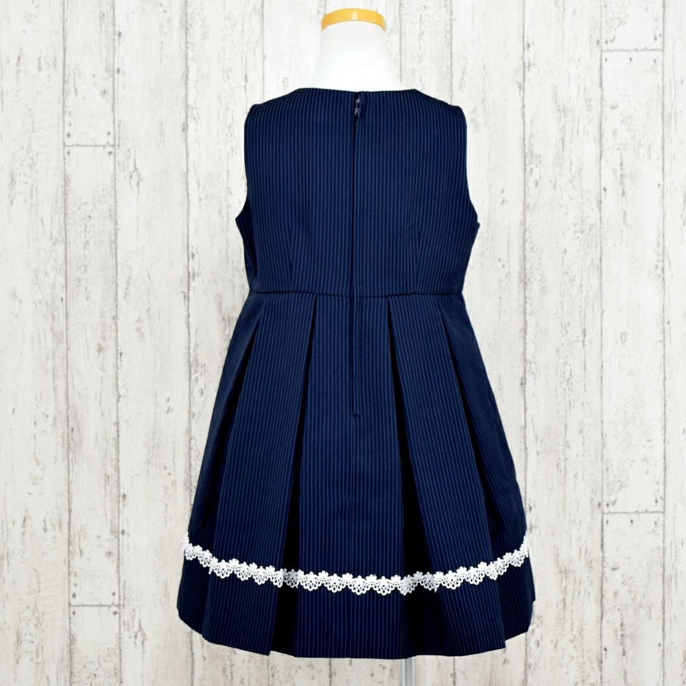 特別な日にぴったりのネイビーカラーの男の子用フォーマルスーツ。シンプルで美しいシルエットが魅力のAngel's Closetの子供フォーマル レンタル商品（【レンタル】ネイビーストライプアンサンブル（CAT798391））｜画像5