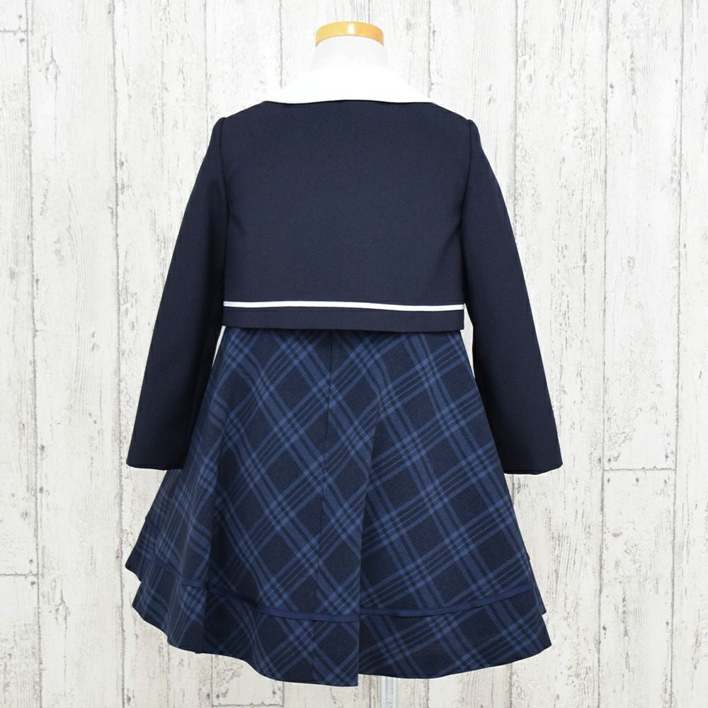 特別な日にぴったりのブラックカラーの男の子用フォーマルスーツ。シンプルで美しいシルエットが魅力のAngel's Closetの子供フォーマル レンタル商品（【レンタル】ブラックウォッチ格子アンサンブル（CAT918371））｜画像3