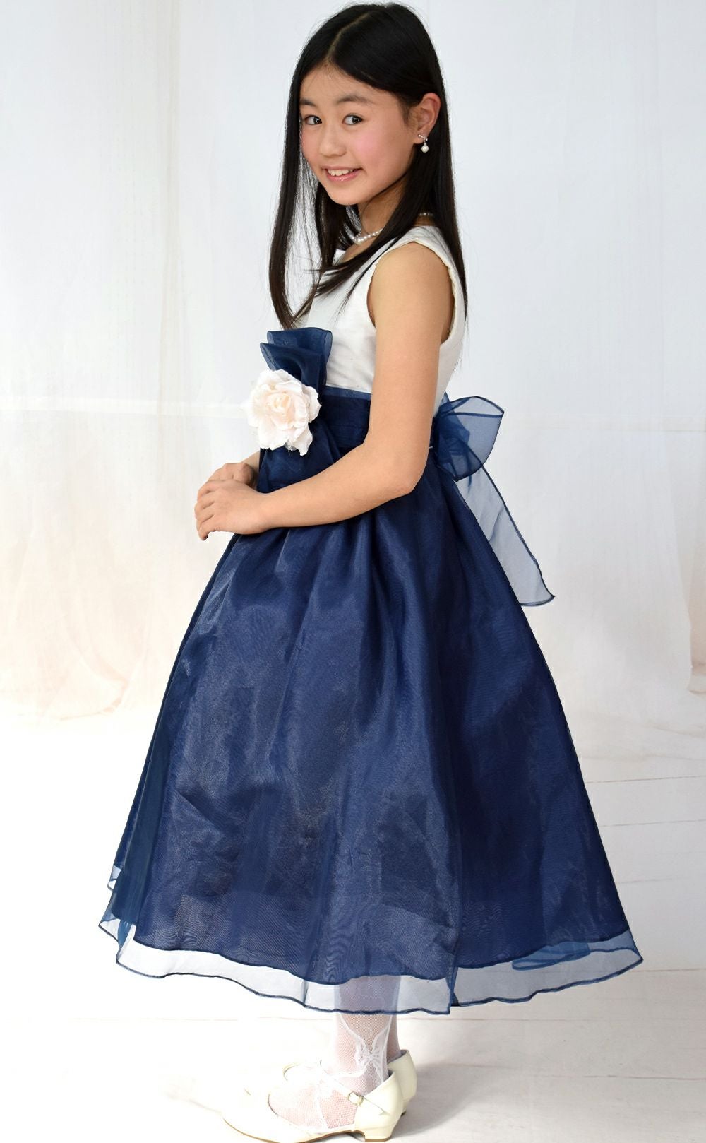 ピアノ発表会や結婚式にぴったりのカラーの女の子用キッズドレス。シンプルで美しいシルエットが魅力のAngel's Closetの子供ドレス レンタル商品（【レンタル】デュピオーニオーガンジー2トーンスクエアネック子供ドレス（CDC1225）ローズ）｜画像13