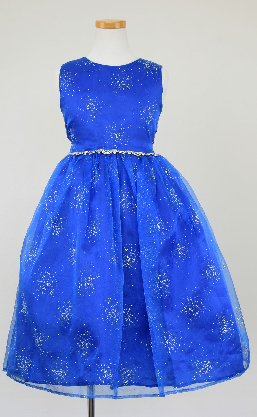 ピアノ発表会や結婚式にぴったりのブルーカラーの女の子用キッズドレス。シンプルで美しいシルエットが魅力のAngel's Closetの子供ドレス レンタル商品（【レンタル】スパークリングオーガンジー子供ドレス(CC2463)ロイヤルブルー）｜画像2