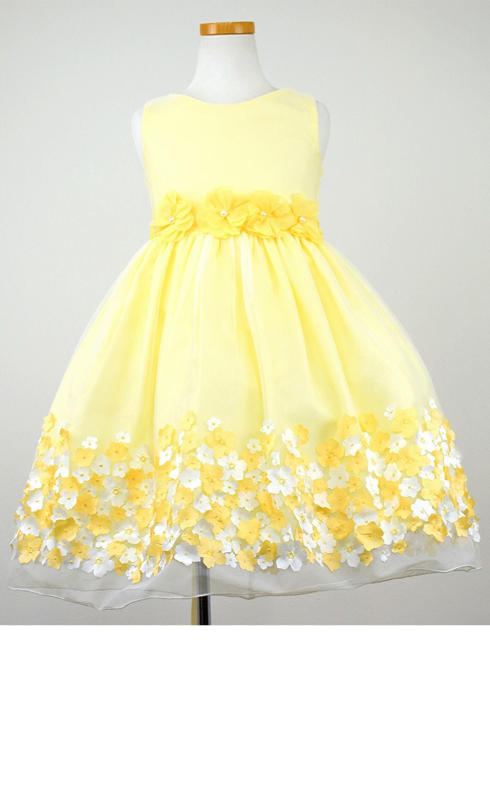 ピアノ発表会や結婚式にぴったりのカラーの女の子用キッズドレス。シンプルで美しいシルエットが魅力のAngel's Closetの子供ドレス レンタル商品（【レンタル】フラワーモチーフスカートメッシュ子供ドレス(KD332)イエロー）｜画像3