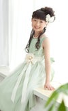 ピアノ発表会や結婚式にぴったりのブルーカラーの女の子用キッズドレス。シンプルで美しいシルエットが魅力のAngel's Closetの子供ドレス レンタル商品（【レンタル】ヴィンテージサテン＆チュール子供ドレス(SK402)ライトブルー）｜画像13