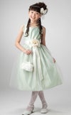 ピアノ発表会や結婚式にぴったりのカラーの女の子用キッズドレス。シンプルで美しいシルエットが魅力のAngel's Closetの子供ドレス レンタル商品（【レンタル】ヴィンテージサテン＆チュール子供ドレス(SK402)セージ）｜画像12