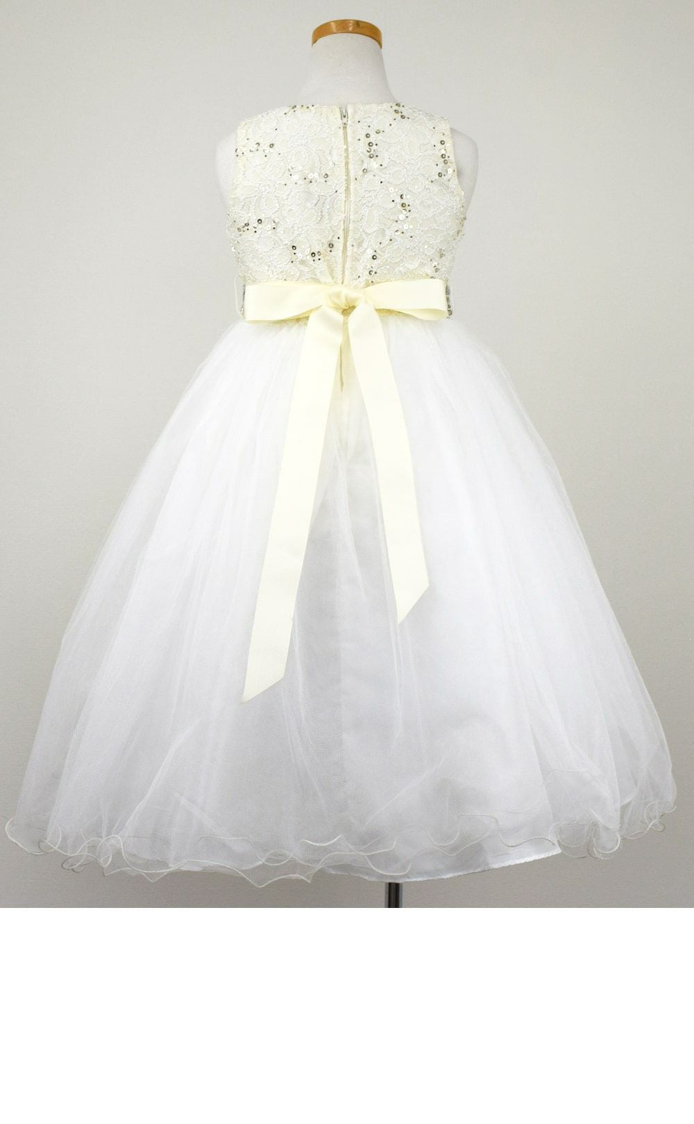 ピアノ発表会や結婚式にぴったりのカラーの女の子用キッズドレス。シンプルで美しいシルエットが魅力のAngel's Closetの子供ドレス レンタル商品（【レンタル】レース＆ラインストーンビジューベルトクリスタルチュール子供ドレス(MBK340)アイボリー）｜画像5