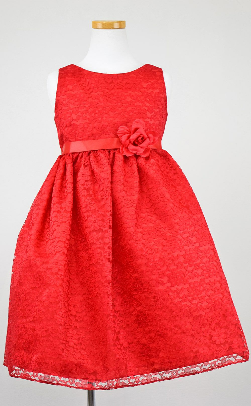 ピアノ発表会や結婚式にぴったりのカラーの女の子用キッズドレス。シンプルで美しいシルエットが魅力のAngel's Closetの子供ドレス レンタル商品（【レンタル】フラワーレースサテンリボン子供ドレス(CCD749)レッド）｜画像3