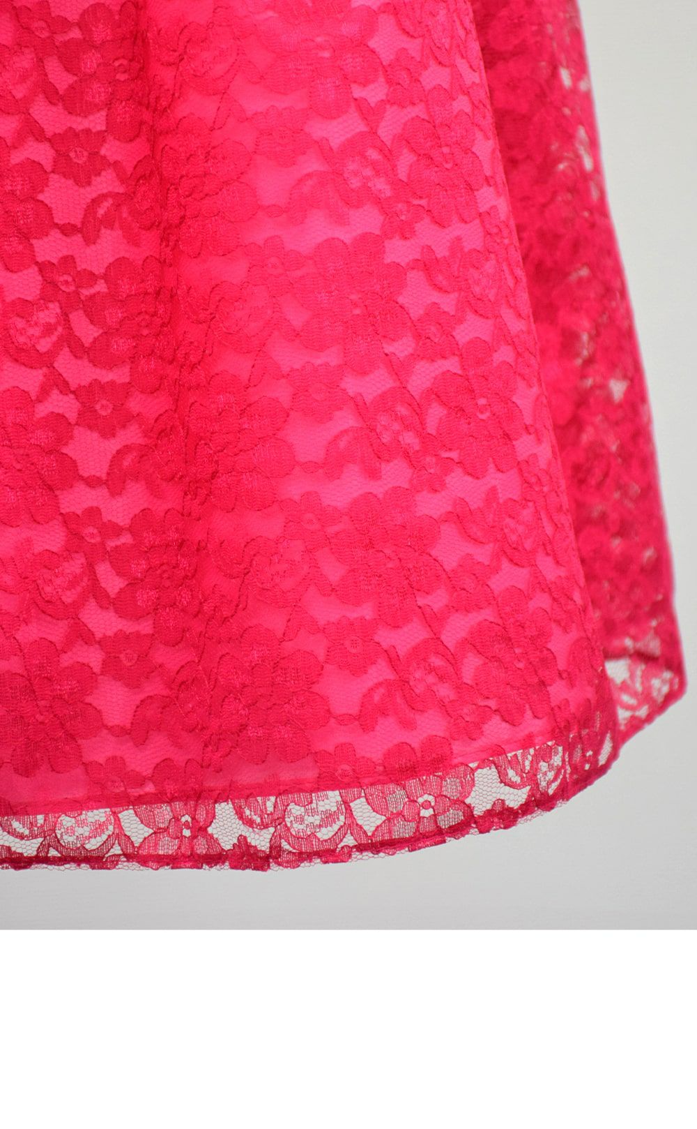 ピアノ発表会や結婚式にぴったりのカラーの女の子用キッズドレス。シンプルで美しいシルエットが魅力のAngel's Closetの子供ドレス レンタル商品（【レンタル】フラワーレースサテンリボン子供ドレス(CCD749)フクシア）｜画像6