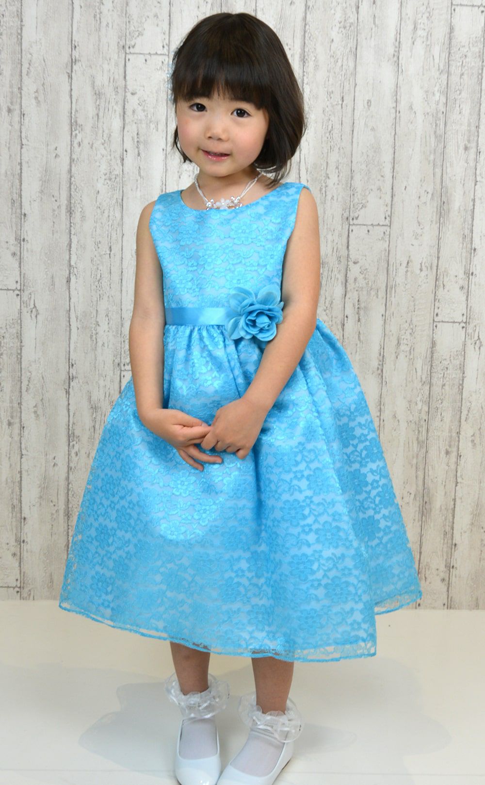 ピアノ発表会や結婚式にぴったりのカラーの女の子用キッズドレス。シンプルで美しいシルエットが魅力のAngel's Closetの子供ドレス レンタル商品（【レンタル】フラワーレースサテンリボン子供ドレス(CCD749)コーラル）｜画像13