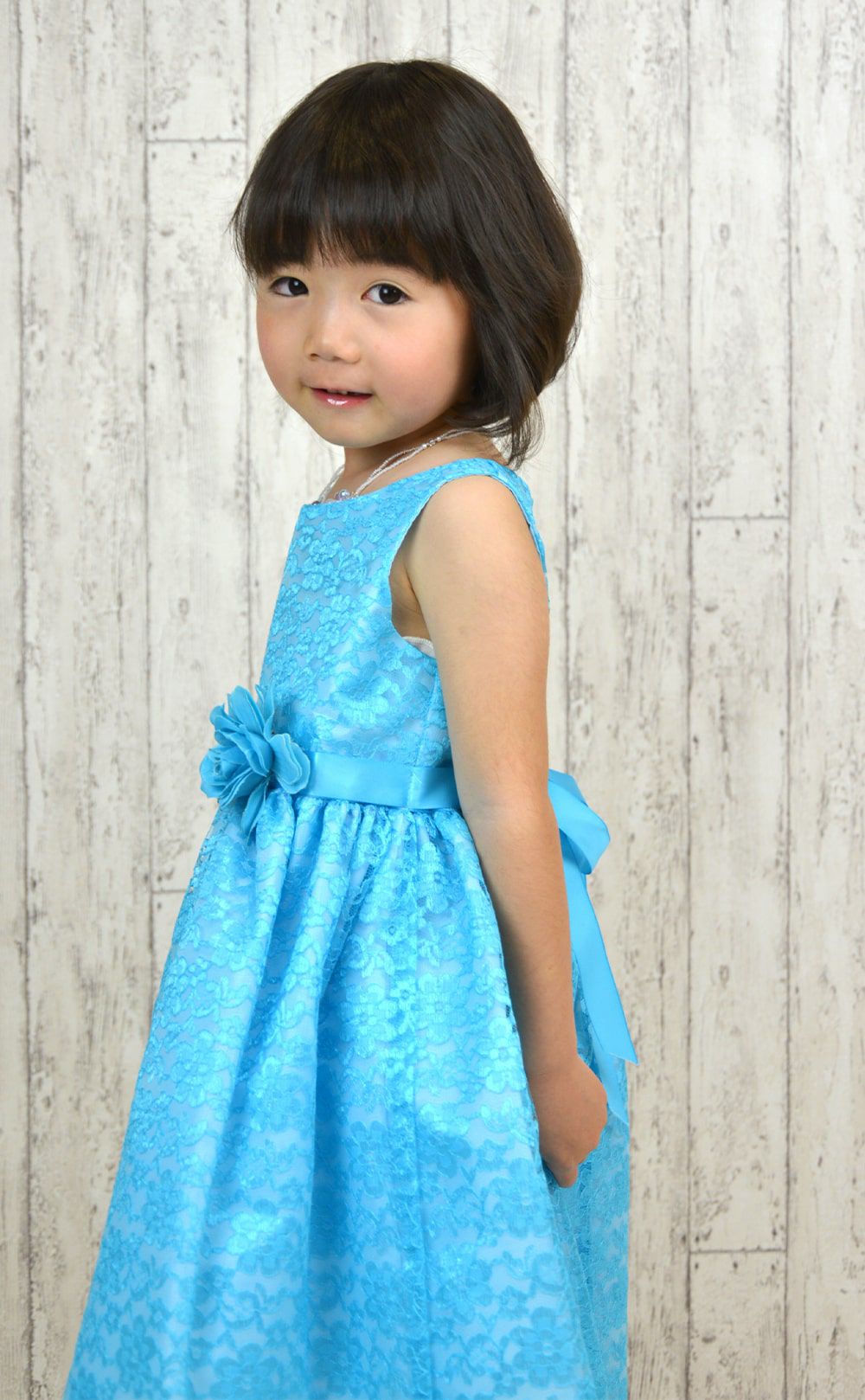 ピアノ発表会や結婚式にぴったりのカラーの女の子用キッズドレス。シンプルで美しいシルエットが魅力のAngel's Closetの子供ドレス レンタル商品（【レンタル】フラワーレースサテンリボン子供ドレス(CCD749)パープル）｜画像14