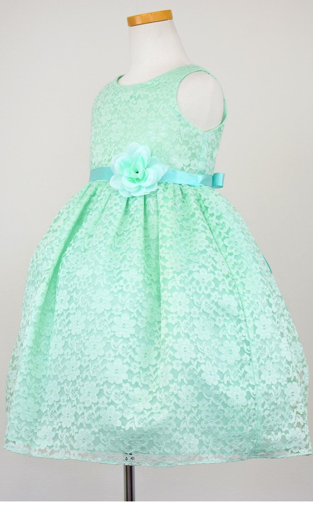 ピアノ発表会や結婚式にぴったりのカラーの女の子用キッズドレス。シンプルで美しいシルエットが魅力のAngel's Closetの子供ドレス レンタル商品（【レンタル】フラワーレースサテンリボン子供ドレス(CCD749)ミント）｜画像4
