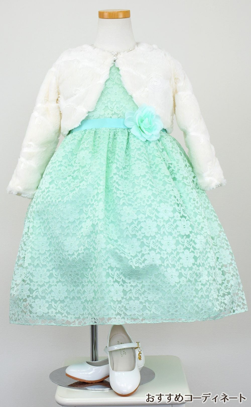 ピアノ発表会や結婚式にぴったりのカラーの女の子用キッズドレス。シンプルで美しいシルエットが魅力のAngel's Closetの子供ドレス レンタル商品（【レンタル】フラワーレースサテンリボン子供ドレス(CCD749)ミント）｜画像12