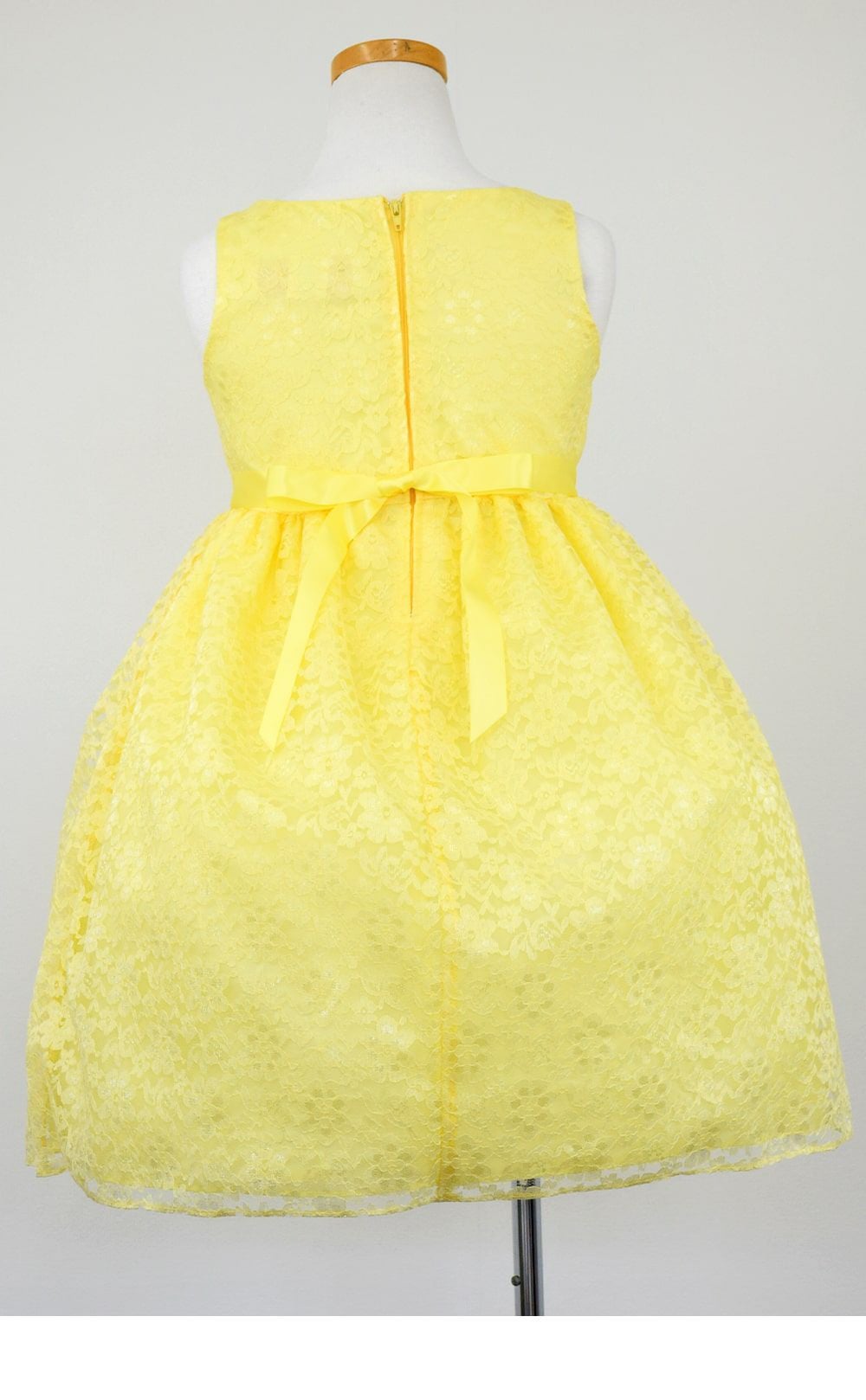 ピアノ発表会や結婚式にぴったりのカラーの女の子用キッズドレス。シンプルで美しいシルエットが魅力のAngel's Closetの子供ドレス レンタル商品（【レンタル】フラワーレースサテンリボン子供ドレス(CCD749)イエロー）｜画像5