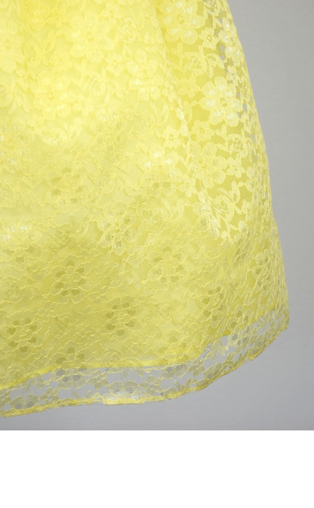 ピアノ発表会や結婚式にぴったりのカラーの女の子用キッズドレス。シンプルで美しいシルエットが魅力のAngel's Closetの子供ドレス レンタル商品（【レンタル】フラワーレースサテンリボン子供ドレス(CCD749)イエロー）｜画像6