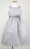 ピアノ発表会や結婚式にぴったりのカラーの女の子用キッズドレス。シンプルで美しいシルエットが魅力のAngel's Closetの子供ドレス レンタル商品（【レンタル】フラワーレースサテンリボン子供ドレス(CCD749)シルバー）｜画像3