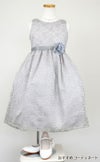 ピアノ発表会や結婚式にぴったりのカラーの女の子用キッズドレス。シンプルで美しいシルエットが魅力のAngel's Closetの子供ドレス レンタル商品（【レンタル】フラワーレースサテンリボン子供ドレス(CCD749)シルバー）｜画像9