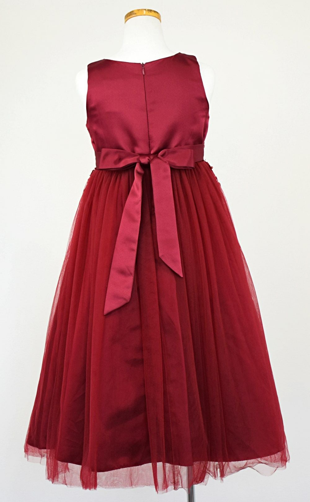 ピアノ発表会や結婚式にぴったりのカラーの女の子用キッズドレス。シンプルで美しいシルエットが魅力のAngel's Closetの子供ドレス レンタル商品（【レンタル】パールスパンコールスーパーエレガントチュール子供ドレス(cdc5008)バーガンディー）｜画像5