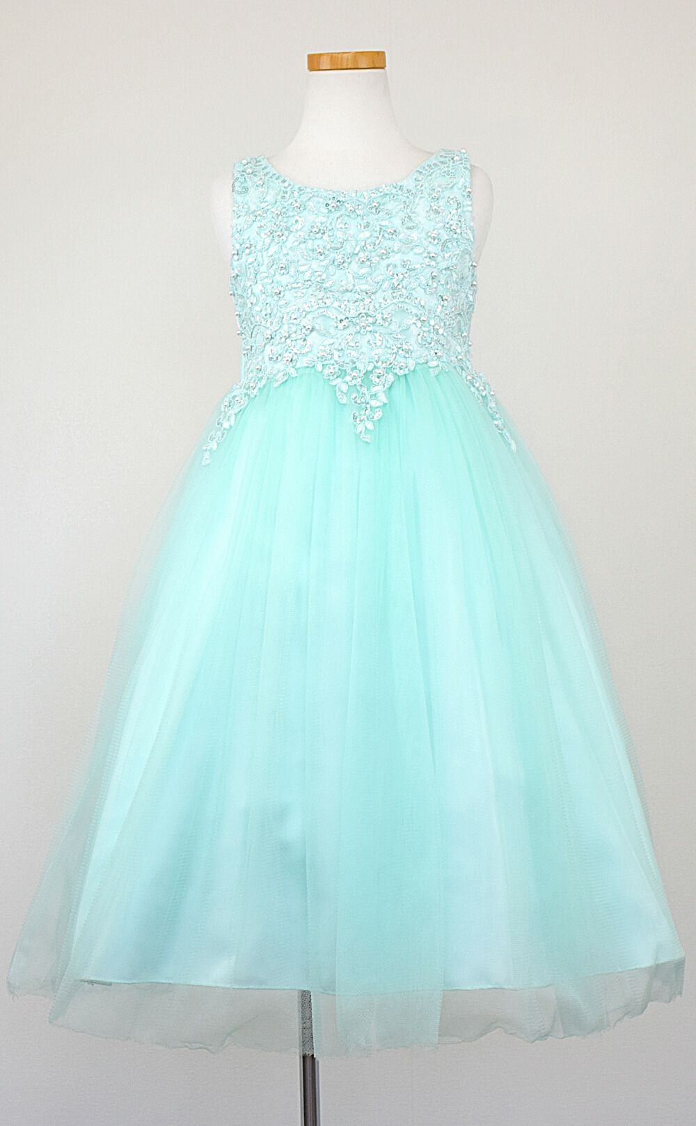 ピアノ発表会や結婚式にぴったりのカラーの女の子用キッズドレス。シンプルで美しいシルエットが魅力のAngel's Closetの子供ドレス レンタル商品（【レンタル】パールスパンコールスーパーエレガントチュール子供ドレス(cdc5008)ミント）｜画像3