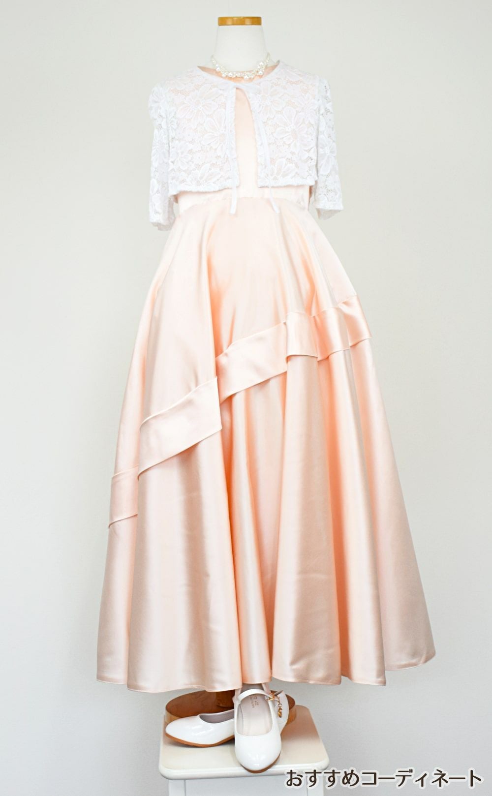 ピアノ発表会や結婚式にぴったりのカラーの女の子用キッズドレス。シンプルで美しいシルエットが魅力のAngel's Closetの子供ドレス レンタル商品（【レンタル】クラシカルサテンプリンセスロング子供ドレスA(yp005a)シャンパン）｜画像10