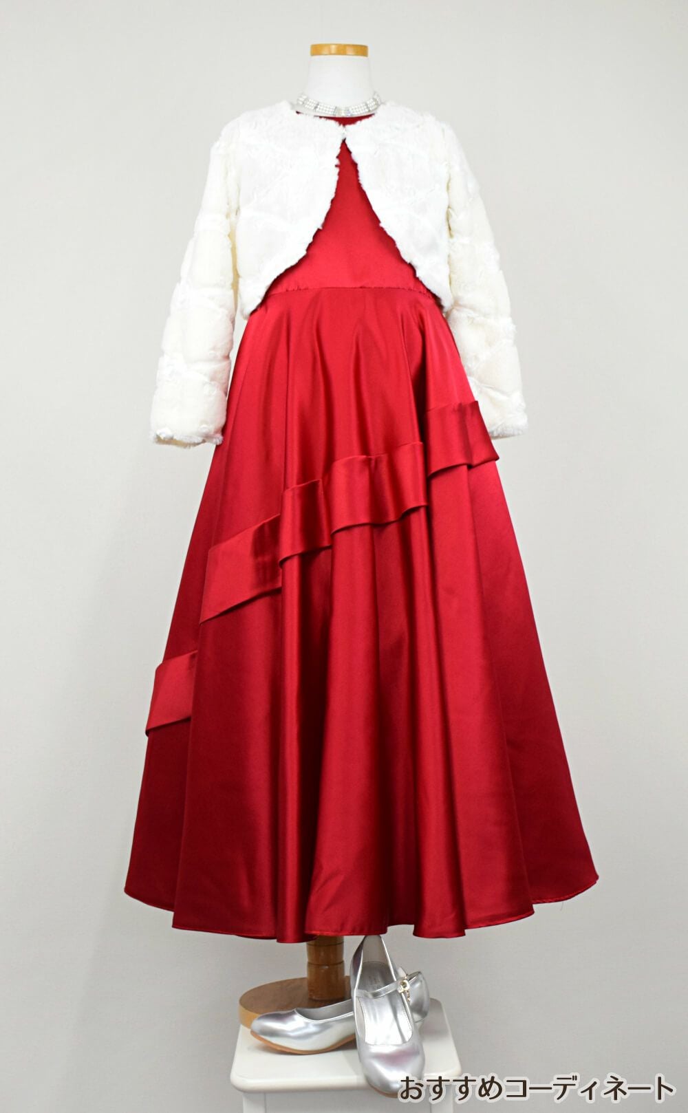 ピアノ発表会や結婚式にぴったりのカラーの女の子用キッズドレス。シンプルで美しいシルエットが魅力のAngel's Closetの子供ドレス レンタル商品（【レンタル】クラシカルサテンプリンセスロング子供ドレスB(yp005b)レッド）｜画像12