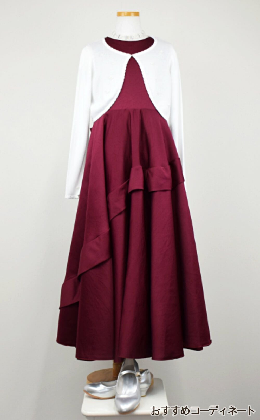 ピアノ発表会や結婚式にぴったりのカラーの女の子用キッズドレス。シンプルで美しいシルエットが魅力のAngel's Closetの子供ドレス レンタル商品（【レンタル】クラシカルサテンプリンセスロング子供ドレスB(yp005b)バーガンディー）｜画像11