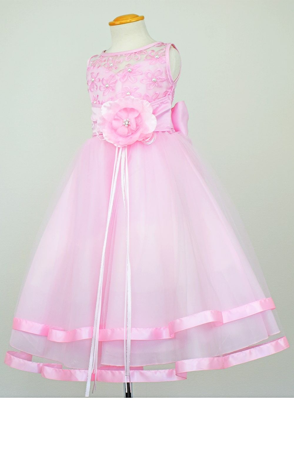 ピアノ発表会や結婚式にぴったりのピンクカラーの女の子用キッズドレス。シンプルで美しいシルエットが魅力のAngel's Closetの子供ドレス レンタル商品（【レンタル】ロマンス(rmc)ピンク）｜画像4