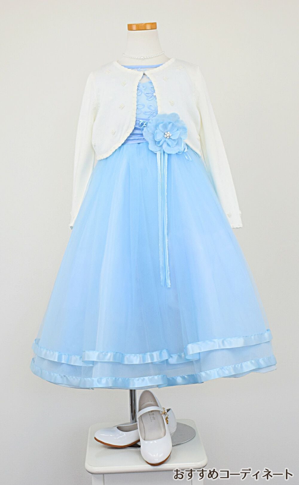 ピアノ発表会や結婚式にぴったりのブルーカラーの女の子用キッズドレス。シンプルで美しいシルエットが魅力のAngel's Closetの子供ドレス レンタル商品（【レンタル】ロマンス(rmc)ブルー）｜画像15