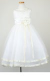 ピアノ発表会や結婚式にぴったりのホワイトカラーの女の子用キッズドレス。シンプルで美しいシルエットが魅力のAngel's Closetの子供ドレス レンタル商品（【レンタル】ロマンス(rmc)オフホワイト）｜画像3