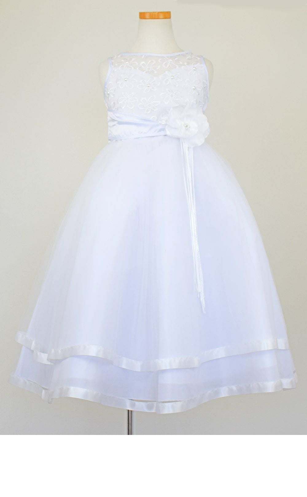 ピアノ発表会や結婚式にぴったりのホワイトカラーの女の子用キッズドレス。シンプルで美しいシルエットが魅力のAngel's Closetの子供ドレス レンタル商品（【レンタル】ロマンス(rmc)ピュアホワイト）｜画像3