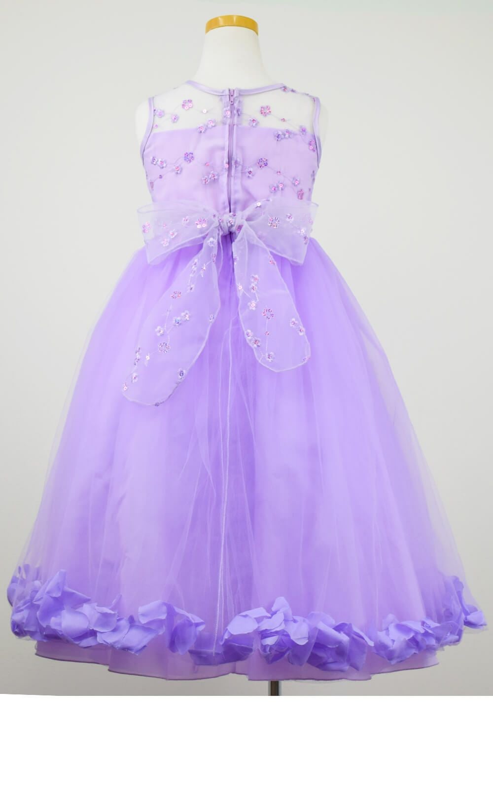 ピアノ発表会や結婚式にぴったりのライラックカラーの女の子用キッズドレス。シンプルで美しいシルエットが魅力のAngel's Closetの子供ドレス レンタル商品（【レンタル】フラワーペタルプリンセス子供ドレス(JK2925)ライラック）｜画像5