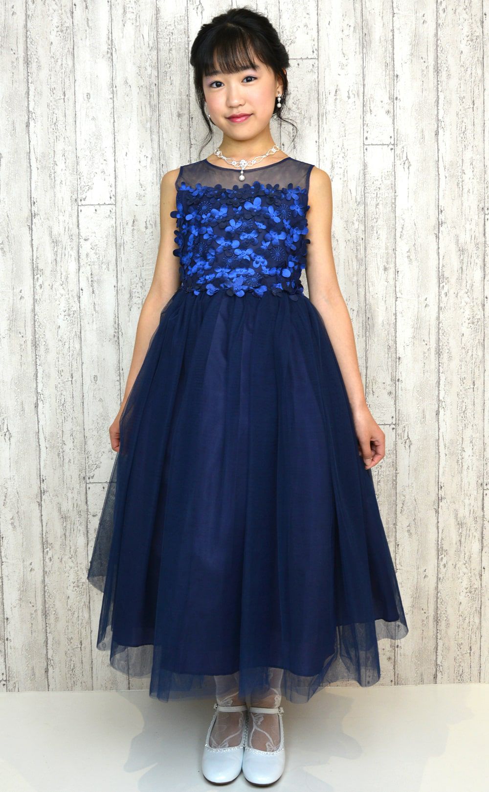 ピアノ発表会や結婚式にぴったりのカラーの女の子用キッズドレス。シンプルで美しいシルエットが魅力のAngel's Closetの子供ドレス レンタル商品（【レンタル】エレガントフラワーパッチ＆チュール子供ドレス(CCD771)バーガンディー）｜画像13