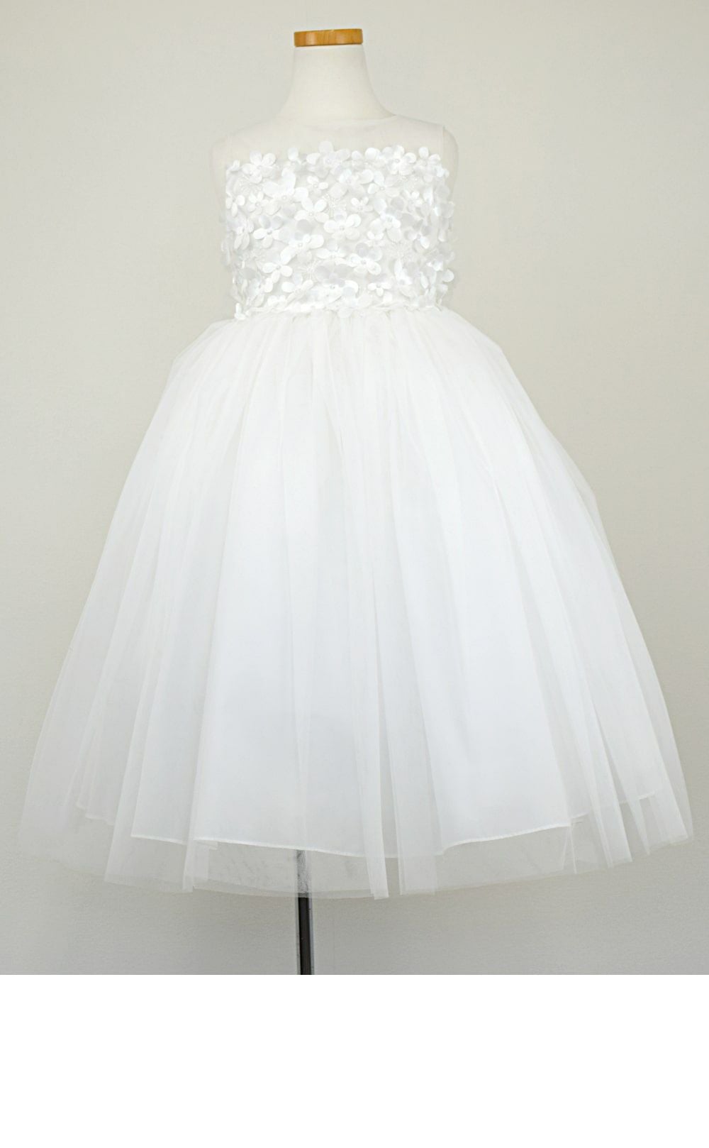 ピアノ発表会や結婚式にぴったりのカラーの女の子用キッズドレス。シンプルで美しいシルエットが魅力のAngel's Closetの子供ドレス レンタル商品（【レンタル】エレガントフラワーパッチ＆チュール子供ドレス(CCD771)アイボリー）｜画像3