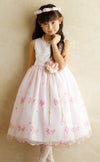 ピアノ発表会や結婚式にぴったりのピンクカラーの女の子用キッズドレス。シンプルで美しいシルエットが魅力のAngel's Closetの子供ドレス レンタル商品（【レンタル】サテン＆ブーケ柄刺繍オーガンジー子供ドレス(KD220)ピンク）｜画像16