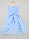 ピアノ発表会や結婚式にぴったりのブルーカラーの女の子用キッズドレス。シンプルで美しいシルエットが魅力のAngel's Closetの子供ドレス レンタル商品（【レンタル】サテン＆ブーケ柄刺繍オーガンジー子供ドレス(KD220)ブルー）｜画像5