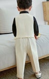 発表会やコンクールにぴったりのブラックカラーの男の子用フォーマルスーツ。シンプルで美しいシルエットが魅力のAngel's Closetの子供フォーマル レンタル商品（【レンタル】ダブルブレストベストスーツ（蝶ネクタイ）4点セット(YP153)アイボリー/ブラック）｜画像9