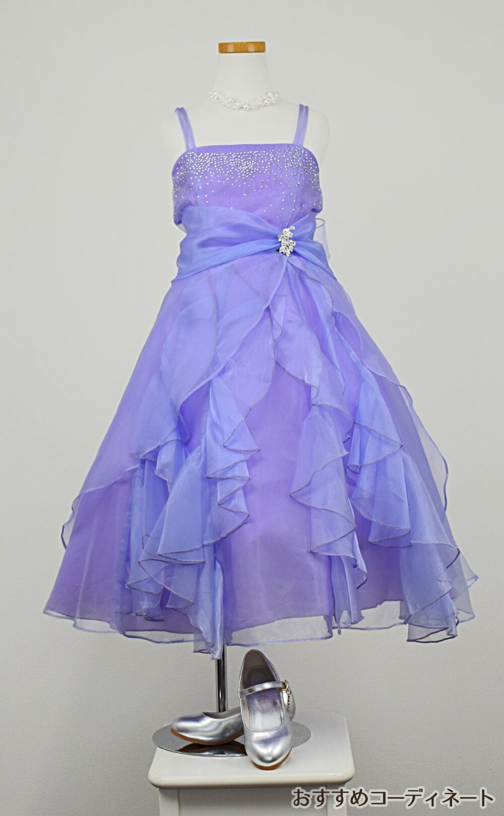 ピアノ発表会や結婚式にぴったりのライラックカラーの女の子用キッズドレス。シンプルで美しいシルエットが魅力のAngel's Closetの子供ドレス レンタル商品（【レンタル】ラインストーン＆オーガンジーレイヤードフリル子供ドレス(HC734)ライラック）｜画像9
