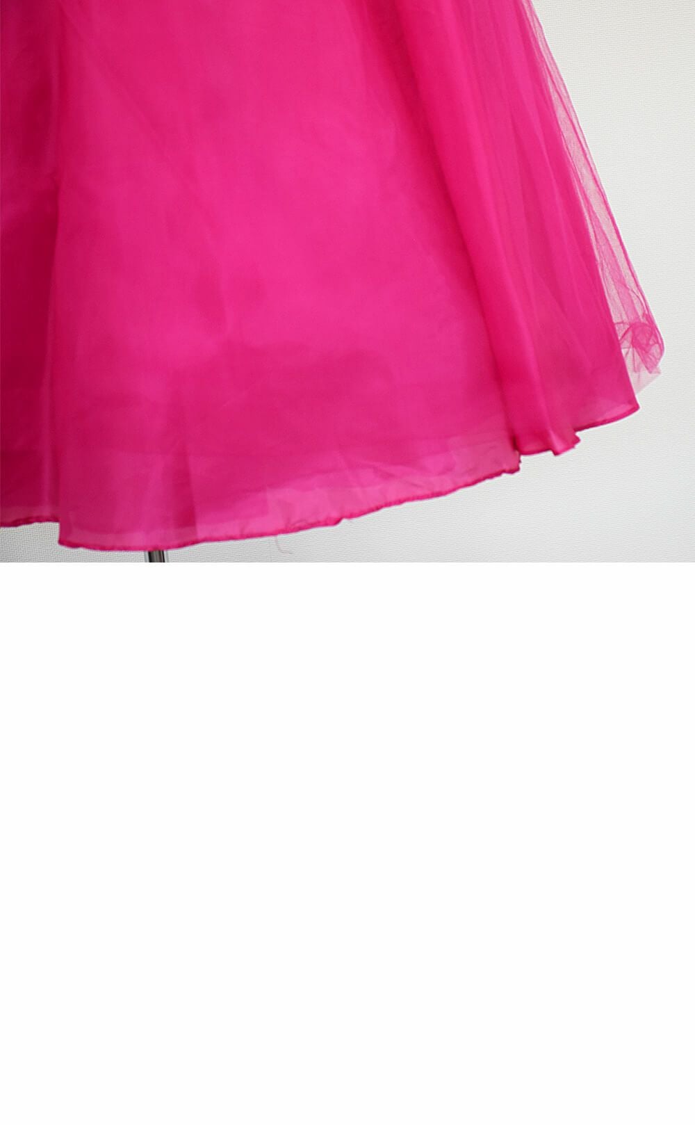 ピアノ発表会や結婚式にぴったりのカラーの女の子用キッズドレス。シンプルで美しいシルエットが魅力のAngel's Closetの子供ドレス レンタル商品（【レンタル】クリンクルタフタ＆チュールロング子供ドレス（コルセットバック）(CDC4001)フクシア）｜画像6