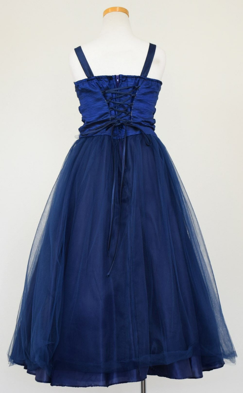 ピアノ発表会や結婚式にぴったりのネイビーカラーの女の子用キッズドレス。シンプルで美しいシルエットが魅力のAngel's Closetの子供ドレス レンタル商品（【レンタル】クリンクルタフタ＆チュールロング子供ドレス（コルセットバック）(CDC4001)ネイビー）｜画像5