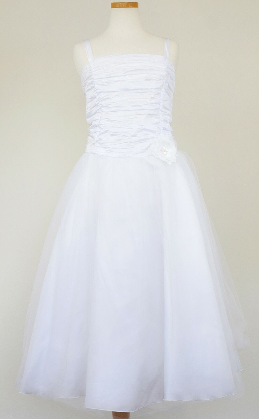 ピアノ発表会や結婚式にぴったりのホワイトカラーの女の子用キッズドレス。シンプルで美しいシルエットが魅力のAngel's Closetの子供ドレス レンタル商品（【レンタル】クリンクルタフタ＆チュールロング子供ドレス（コルセットバック）(CDC4001)ホワイト）｜画像3