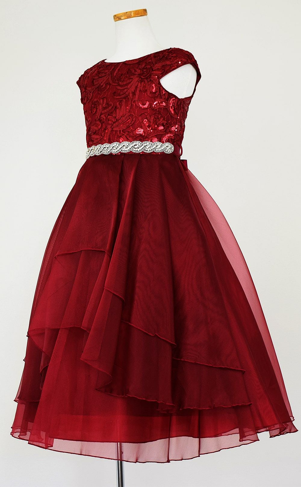 ピアノ発表会や結婚式にぴったりのカラーの女の子用キッズドレス。シンプルで美しいシルエットが魅力のAngel's Closetの子供ドレス レンタル商品（【レンタル】スパークリートップ＆オーガンジーレイヤー子供ドレス(JK3811)バーガンディー）｜画像4