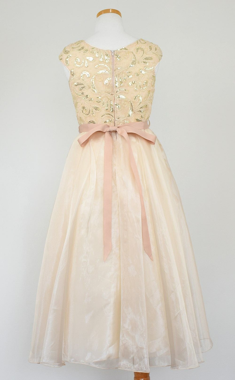 ピアノ発表会や結婚式にぴったりのカラーの女の子用キッズドレス。シンプルで美しいシルエットが魅力のAngel's Closetの子供ドレス レンタル商品（【レンタル】スパークリートップ＆オーガンジーレイヤー子供ドレス(JK3811)タープ）｜画像5