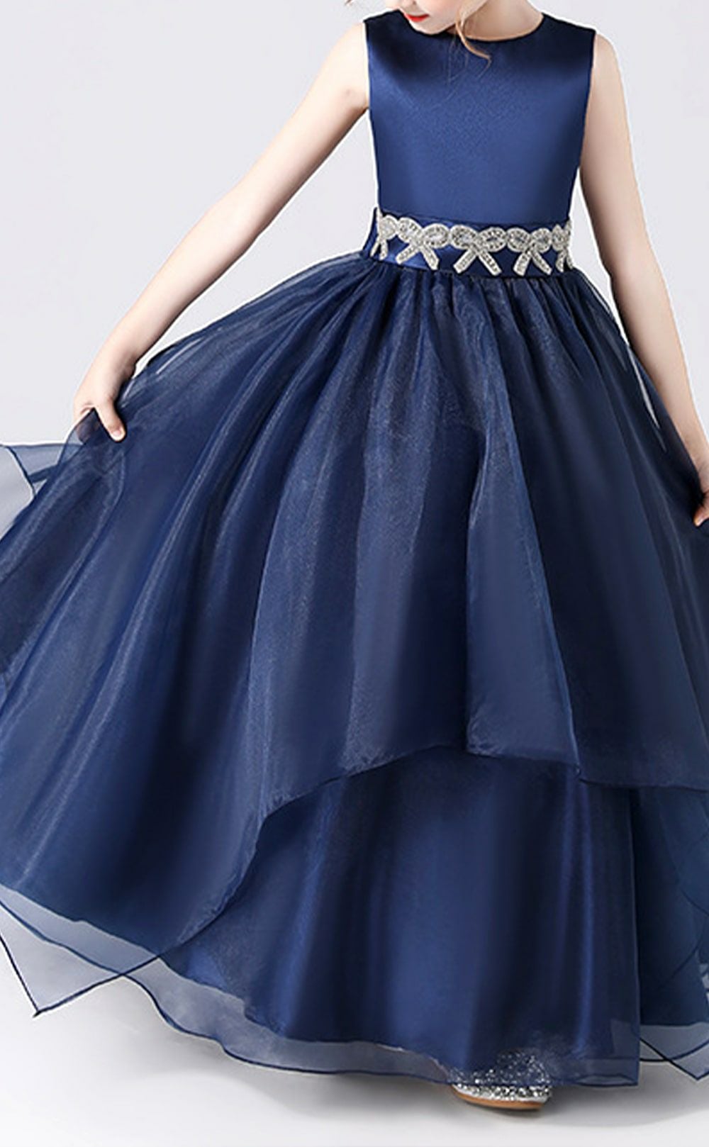 ピアノ発表会や結婚式にぴったりのネイビーカラーの女の子用キッズドレス。シンプルで美しいシルエットが魅力のAngel's Closetの子供ドレス レンタル商品（【レンタル】リボンビーズ刺繍＆フェミニンオーガンジーロング子供ドレス(YP155)ネイビー）｜画像15