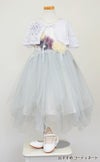 ピアノ発表会や結婚式にぴったりのブルーカラーの女の子用キッズドレス。シンプルで美しいシルエットが魅力のAngel's Closetの子供ドレス レンタル商品（【レンタル】フラワーモニュメント＆レイヤードチュール子供ドレス(YP082)ペールブルー）｜画像9